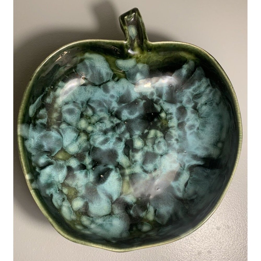 Dryden Arkansas Ovenware Pottery Glazed Apple Shape Dish Green Blue 9.75"